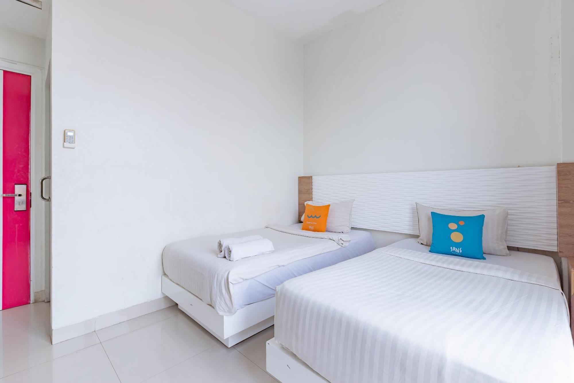 Sans Hotel Diemdi Kiaracondoong Bandung Exteriör bild